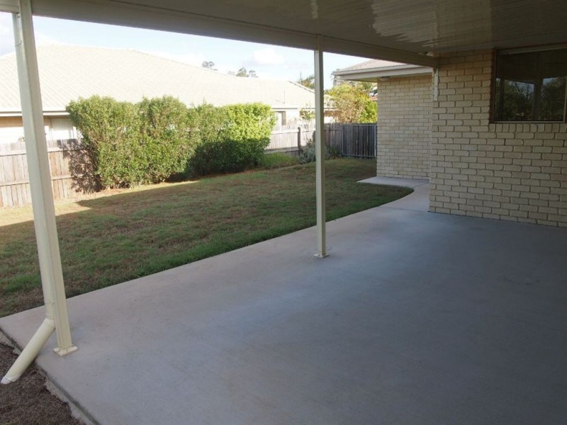 8 Killarney Court, Southside QLD 4570