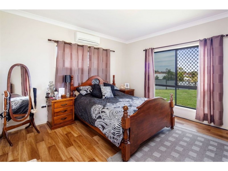 8 Moreton Court, Southside QLD 4570