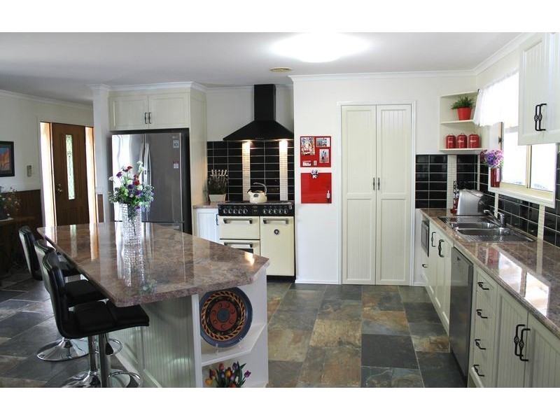 22 Shadbolt Road, Mothar Mountain QLD 4570