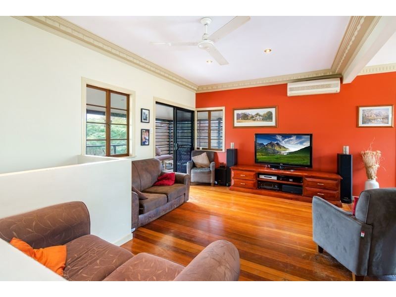 4 Wacal Road, Mothar Mountain QLD 4570