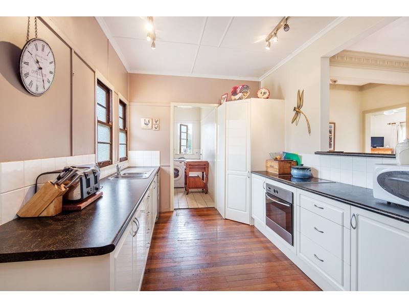 4 Wacal Road, Mothar Mountain QLD 4570