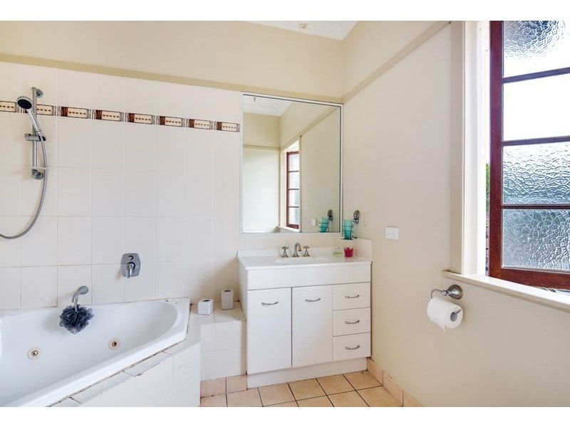 4 Wacal Road, Mothar Mountain QLD 4570