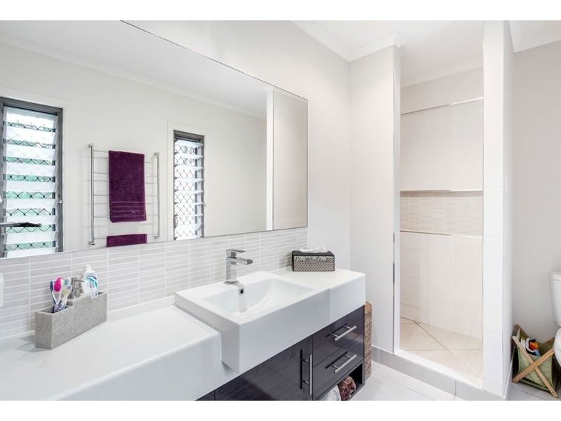 181 Kiaka Road, Lagoon Pocket QLD 4570