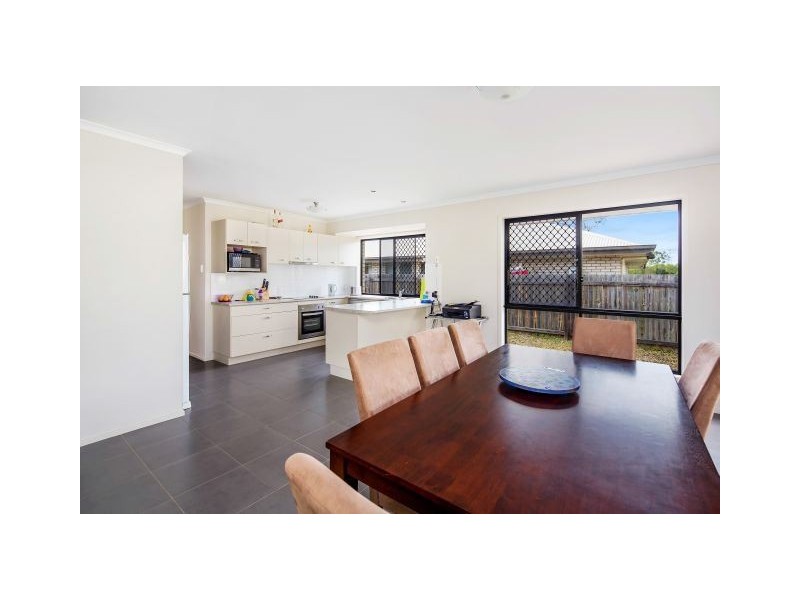 68 Furness Road, Southside QLD 4570