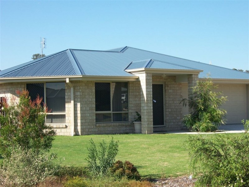 8 Fairway Drive, Gympie QLD 4570