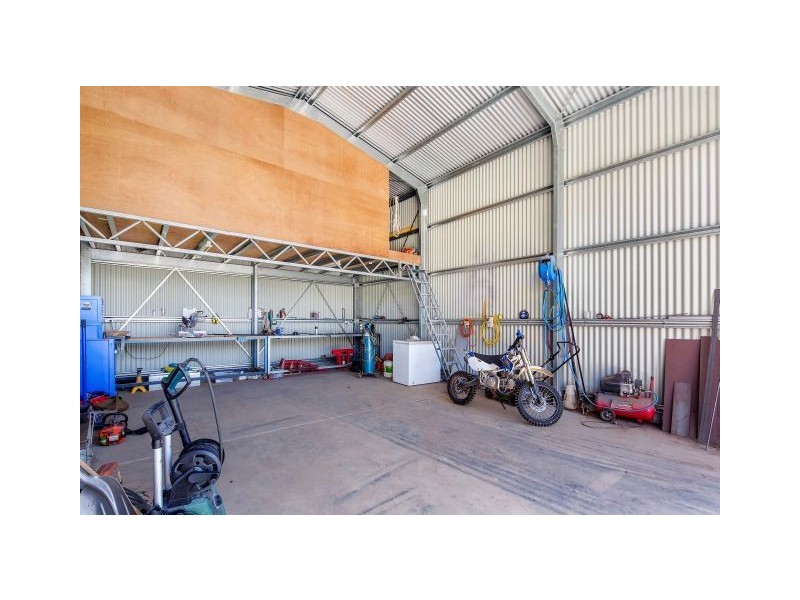 11 Preston Lane, Veteran QLD 4570