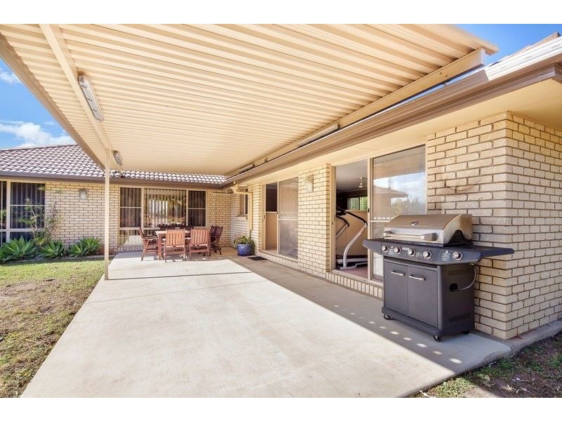 15 Parkview Close, Southside QLD 4570