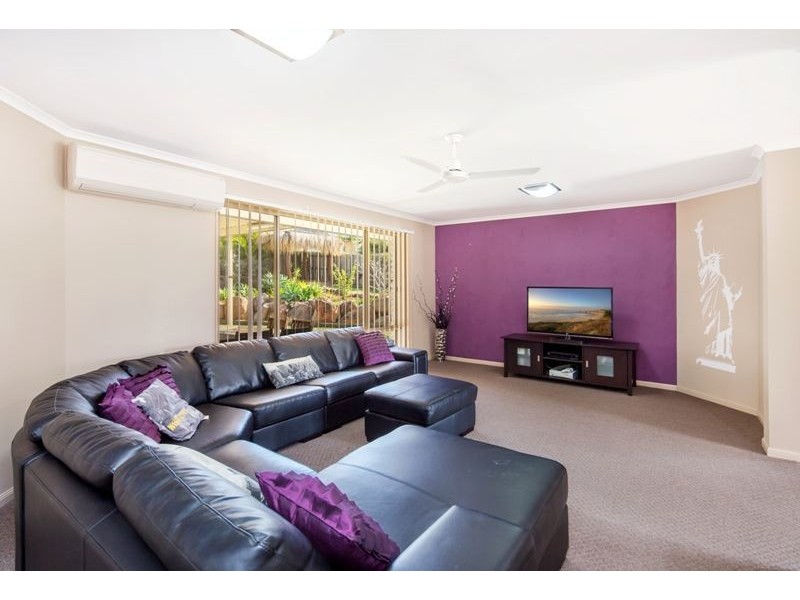 15 Parkview Close, Southside QLD 4570