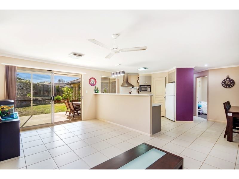 15 Parkview Close, Southside QLD 4570