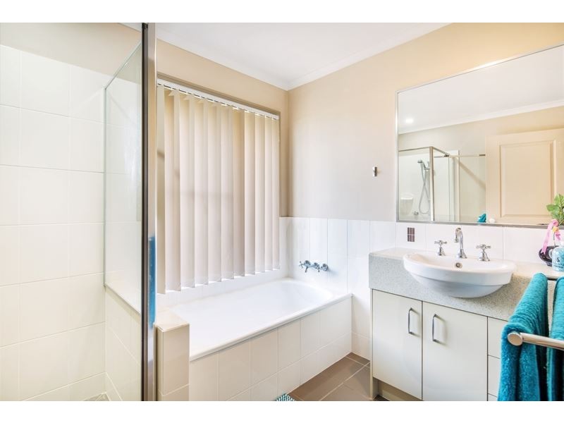 15 Parkview Close, Southside QLD 4570