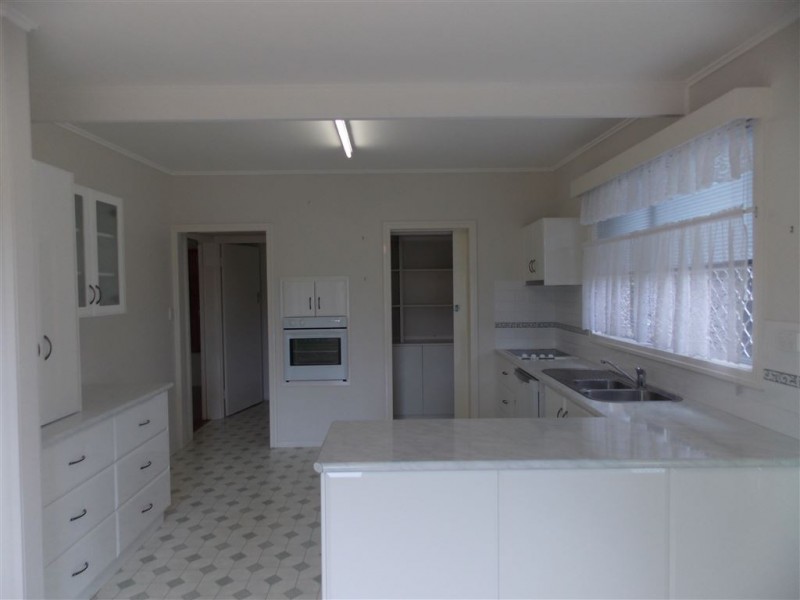 8 Beresford Crescent, Gympie QLD 4570