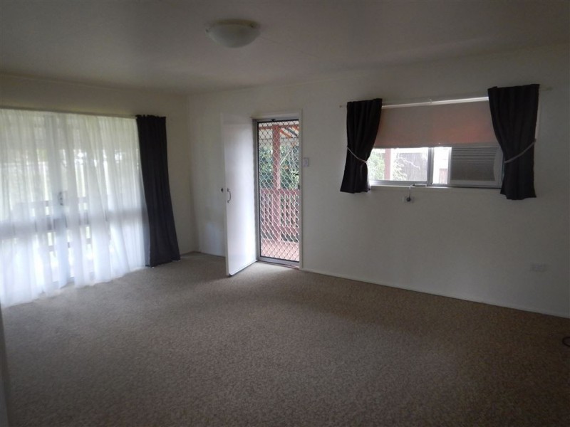 16 Barton Road, Victory Heights QLD 4570