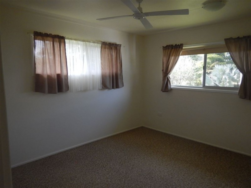 16 Barton Road, Victory Heights QLD 4570