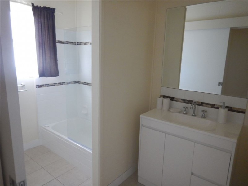 16 Barton Road, Victory Heights QLD 4570