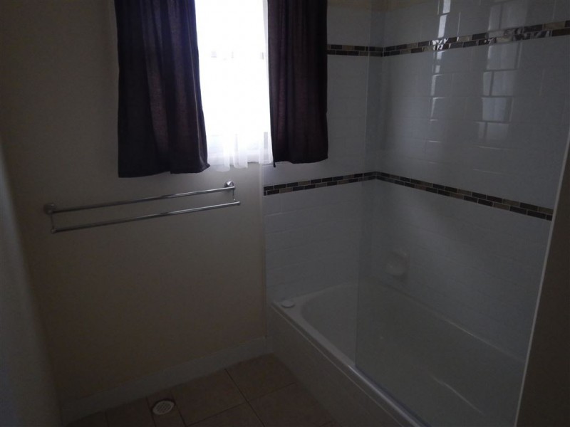 16 Barton Road, Victory Heights QLD 4570