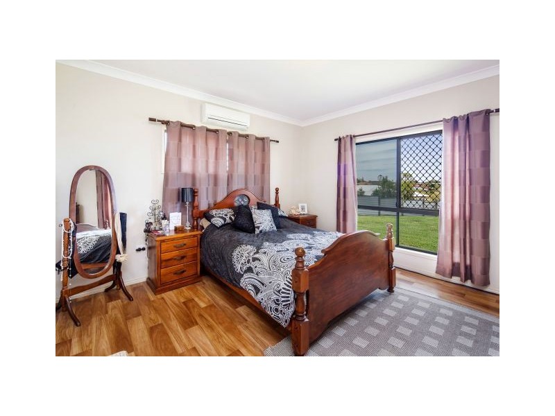 8 Moreton Court, Southside QLD 4570