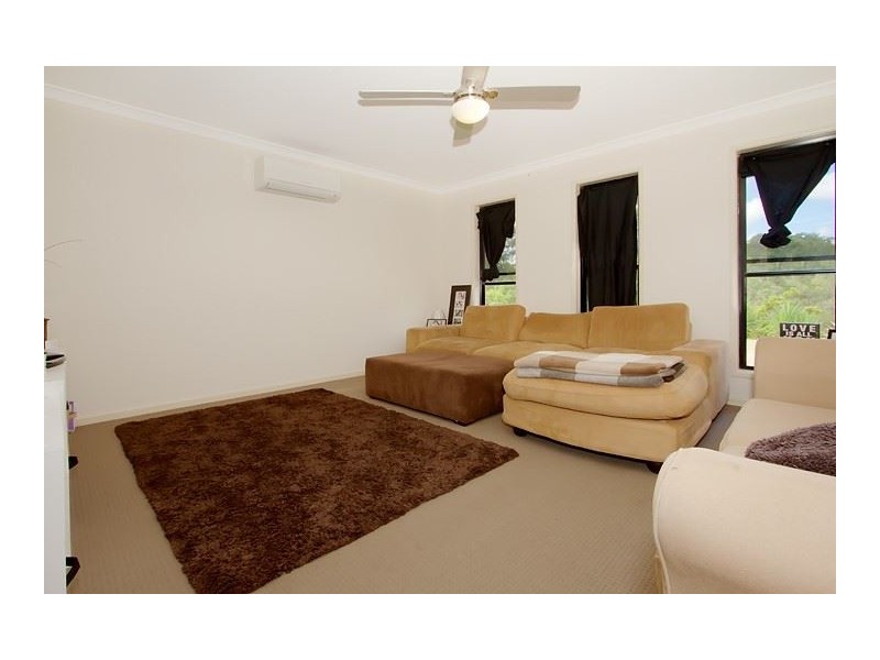 3 Duffy Court, Southside QLD 4570