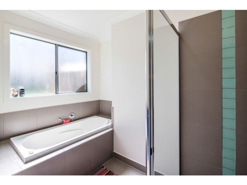 26 Bond Drive, Southside QLD 4570