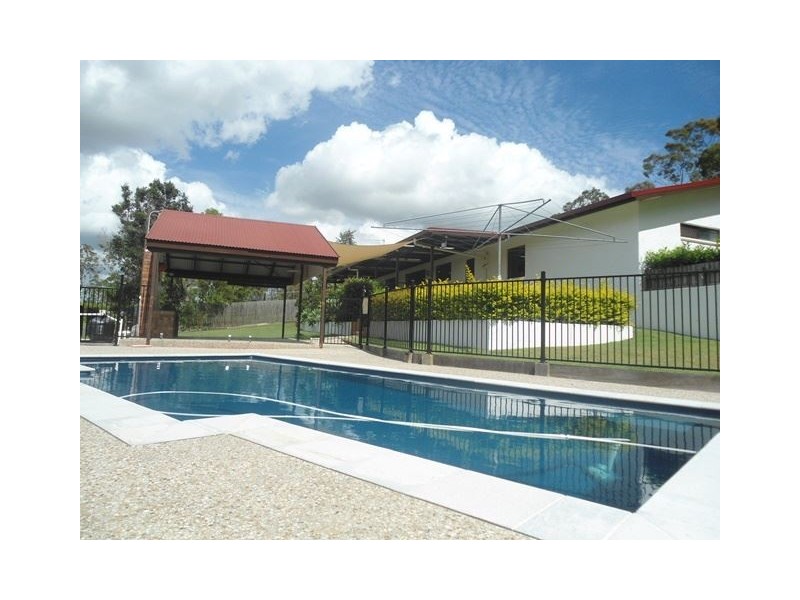 12 Groves Road, Araluen QLD 4570