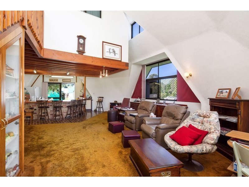 4 Matthew Lane, Jones Hill QLD 4570