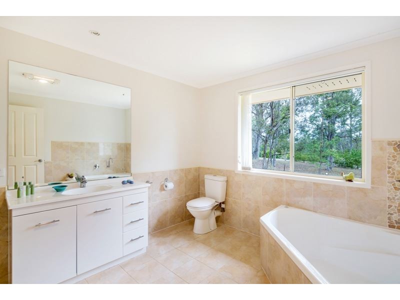 6 Lindsay Street, Southside QLD 4570