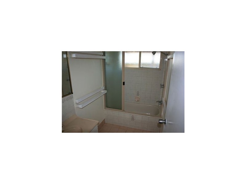 1 Simone Court, Monkland QLD 4570