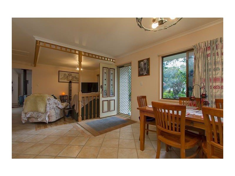 9 Heather Street, Southside QLD 4570