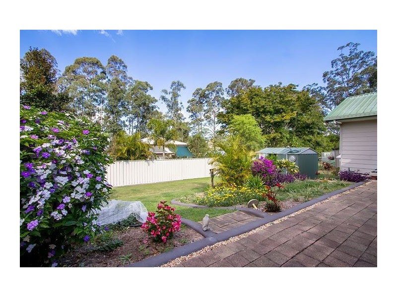 9 Heather Street, Southside QLD 4570