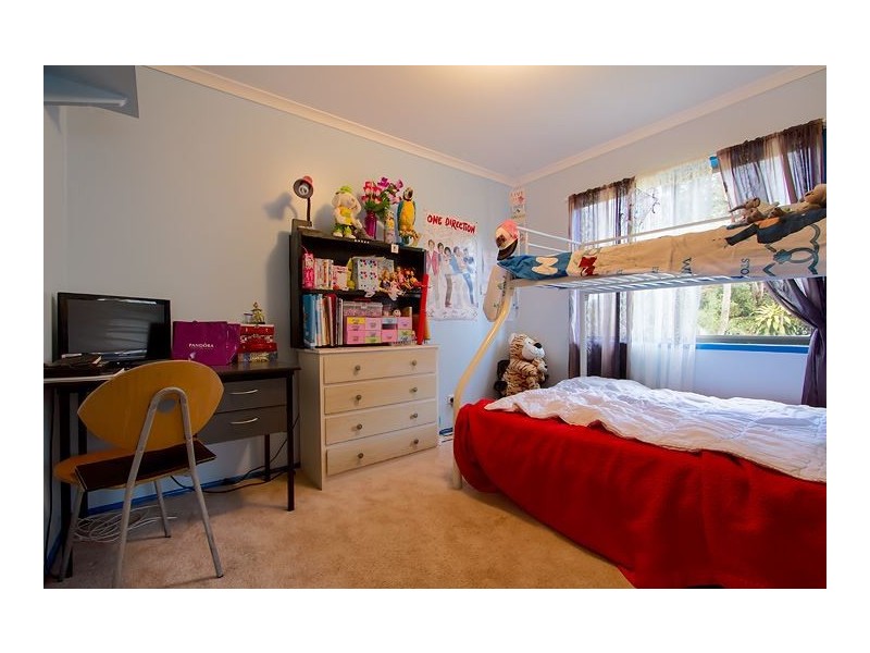 9 Heather Street, Southside QLD 4570