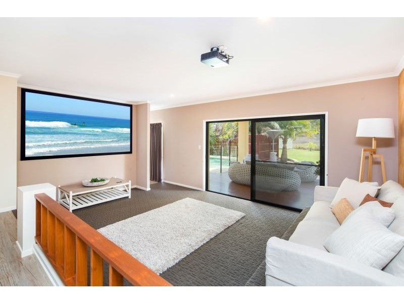 9 Oxford Court, Southside QLD 4570