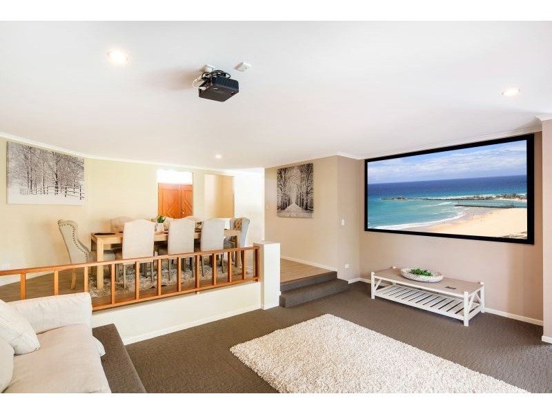 9 Oxford Court, Southside QLD 4570