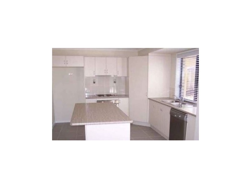 4 Directors Circuit, Jones Hill QLD 4570