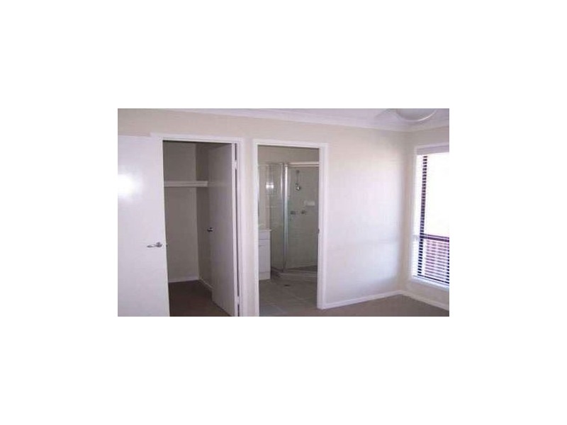 4 Directors Circuit, Jones Hill QLD 4570