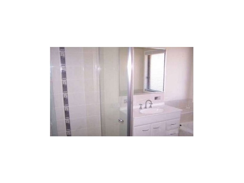 4 Directors Circuit, Jones Hill QLD 4570