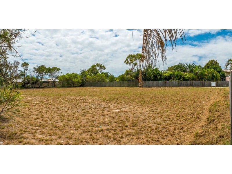 70 Bombala Crescent, Rainbow Beach QLD 4581