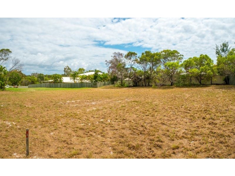 70 Bombala Crescent, Rainbow Beach QLD 4581