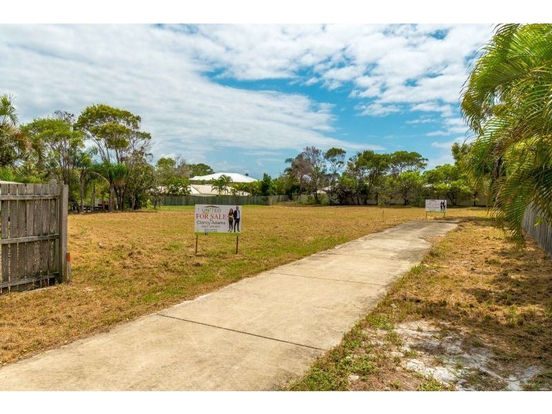 72 Bombala Crescent, Rainbow Beach QLD 4581