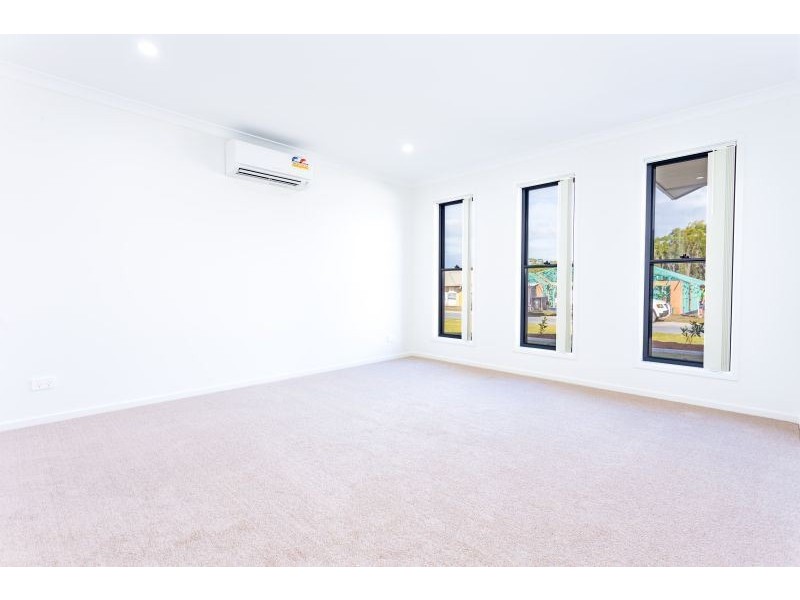 33 Tuna Way, Tin Can Bay QLD 4580