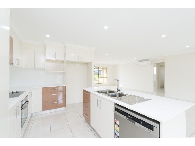 34 Tuna Way, Tin Can Bay QLD 4580