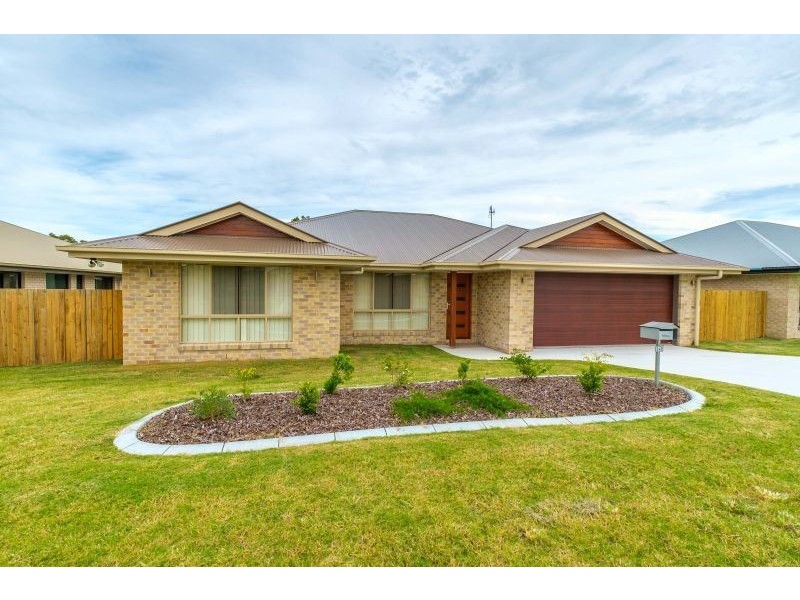 34 Tuna Way, Tin Can Bay QLD 4580