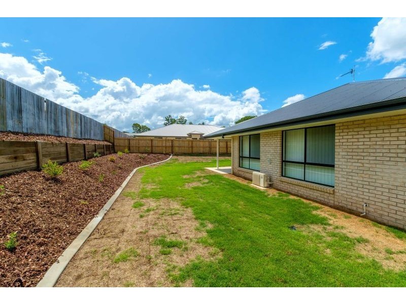 10 Trafalgar Court, Southside QLD 4570