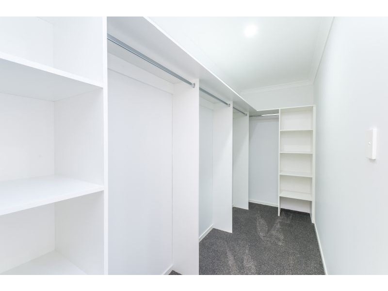 10 Trafalgar Court, Southside QLD 4570