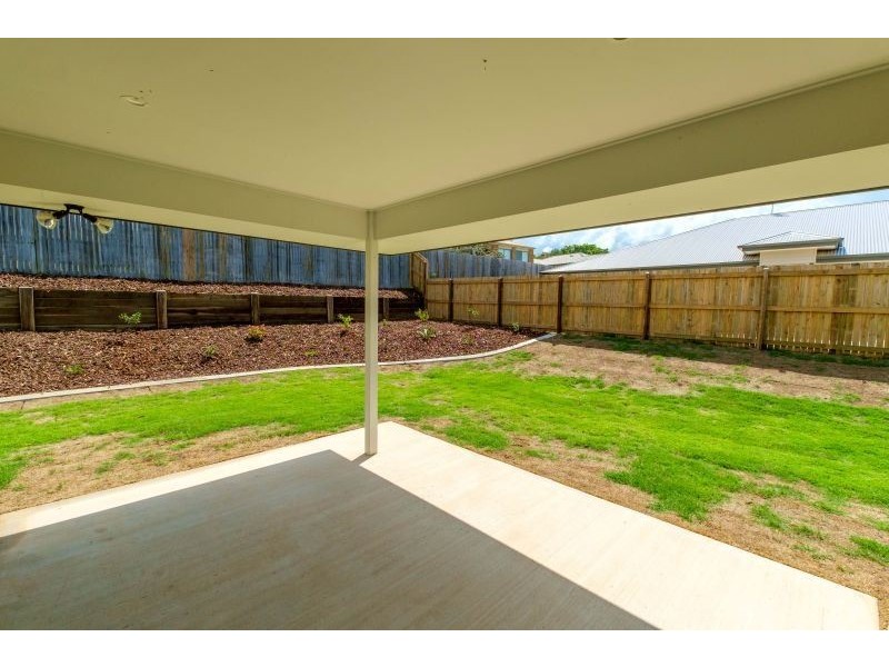 10 Trafalgar Court, Southside QLD 4570