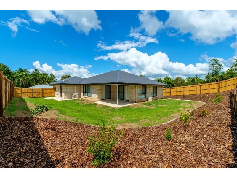 10 Trafalgar Court, Southside QLD 4570