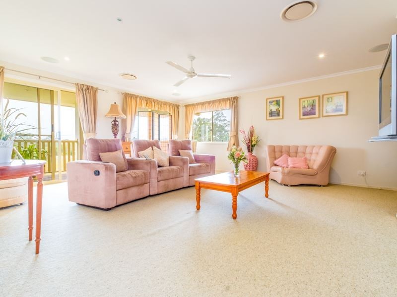 51 Lorikeet Drive, Tamaree QLD 4570