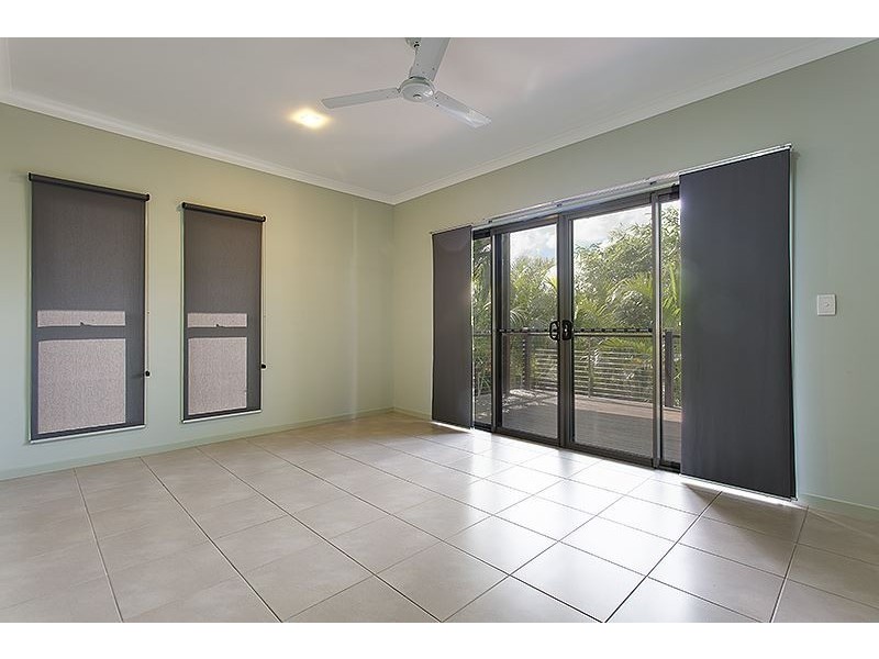 6 Oxley Court, Southside QLD 4570