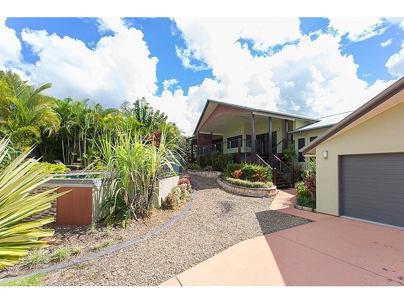 6 Oxley Court, Southside QLD 4570