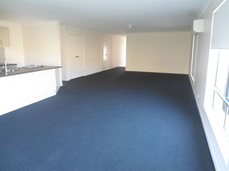 9 Presidential Avenue, Jones Hill QLD 4570