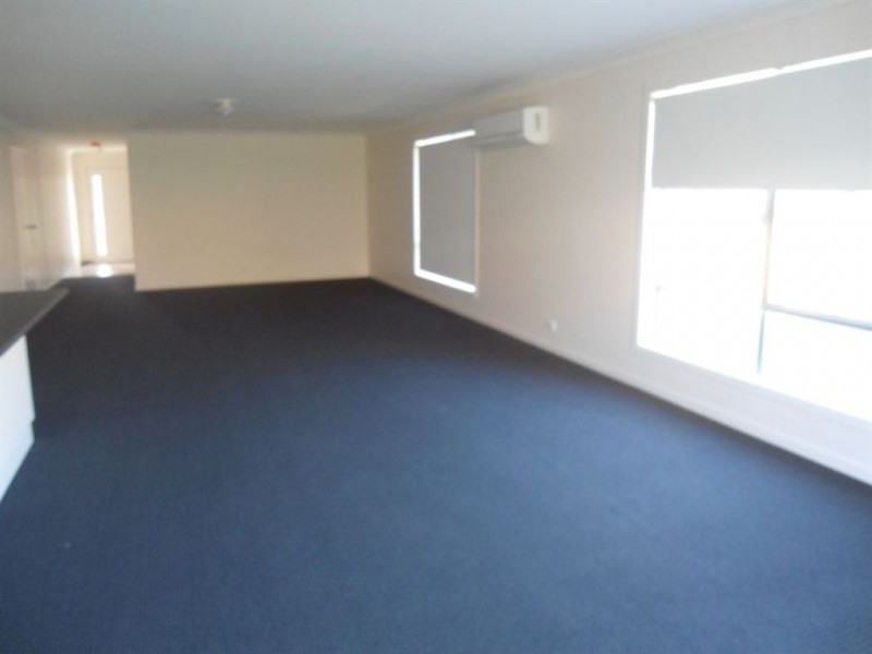 9 Presidential Avenue, Jones Hill QLD 4570