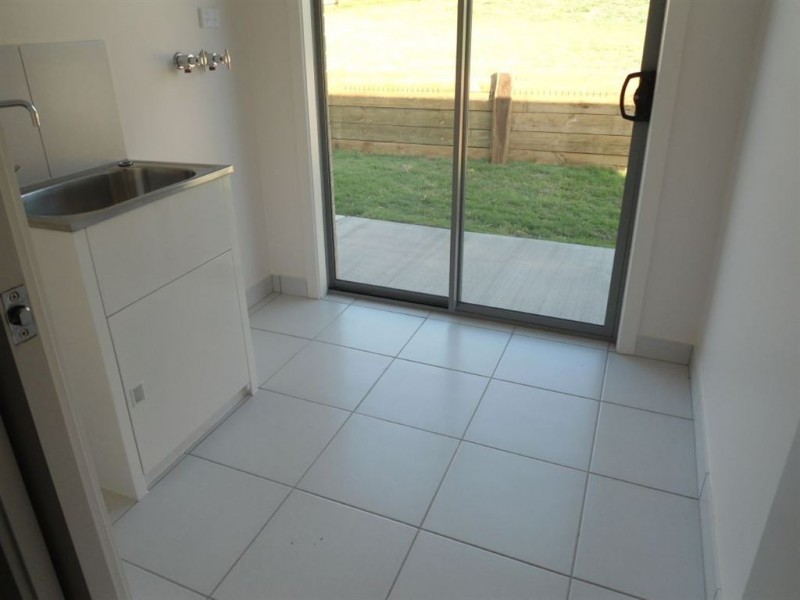 9 Presidential Avenue, Jones Hill QLD 4570